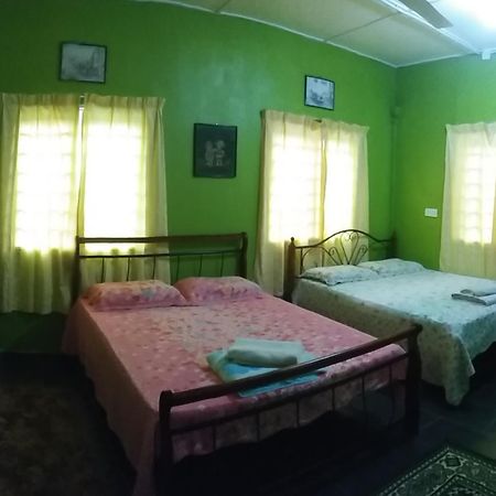 Dhia Irdina Homestay Paya Rewak Εξωτερικό φωτογραφία