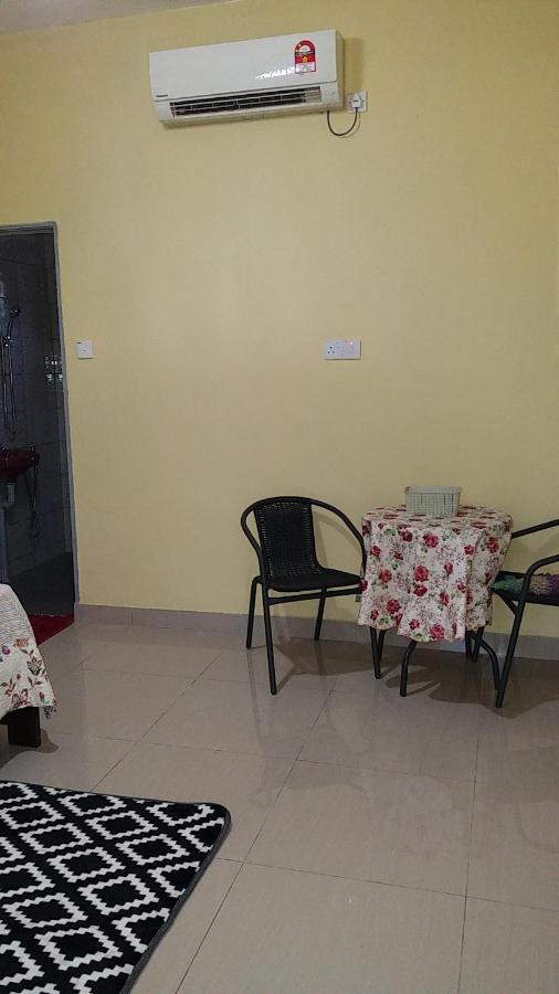 Dhia Irdina Homestay Paya Rewak Εξωτερικό φωτογραφία